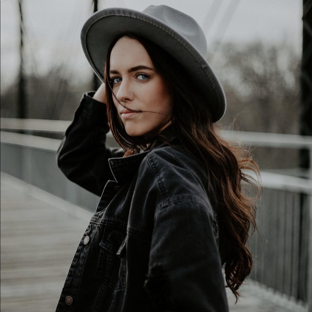 Meet your Posher, Reiley